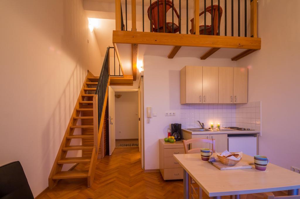 Apartmani Kraljic Dramalj Esterno foto